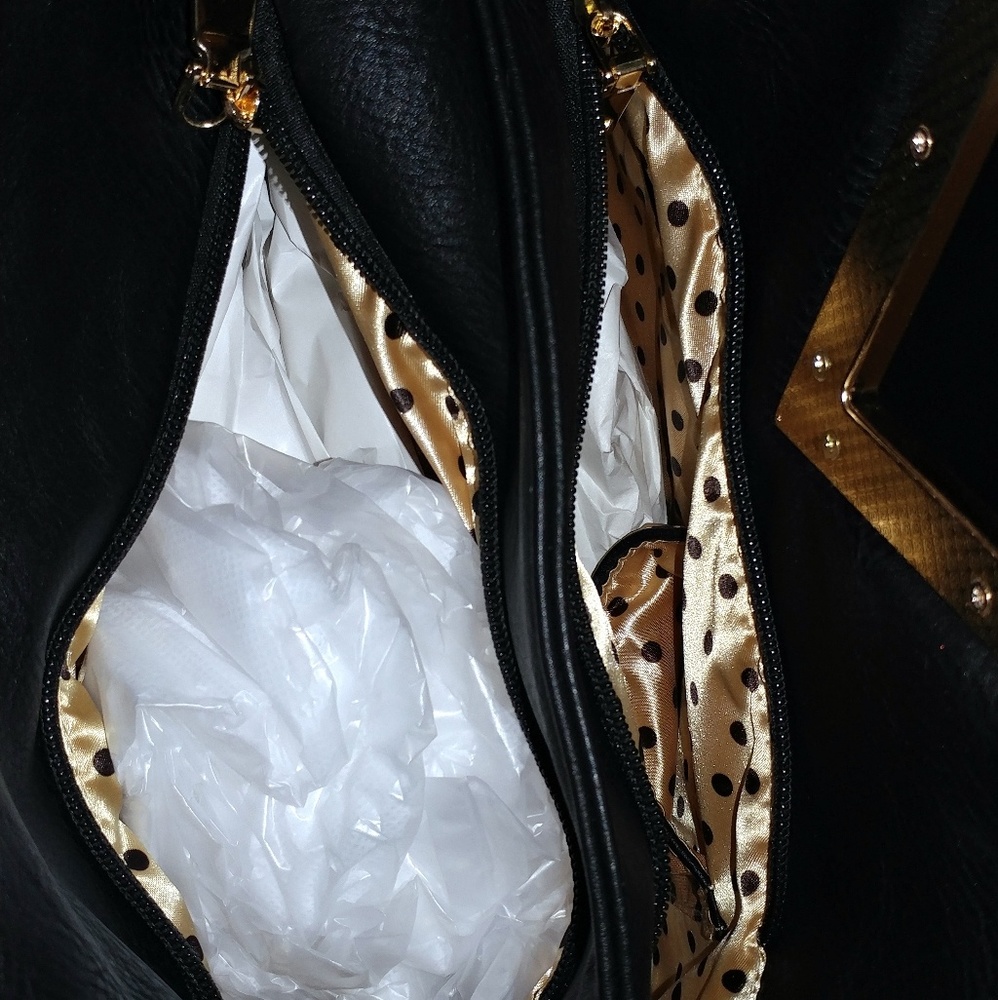 Black Rhinestone Quilted Handbag - Picture 4 of 4